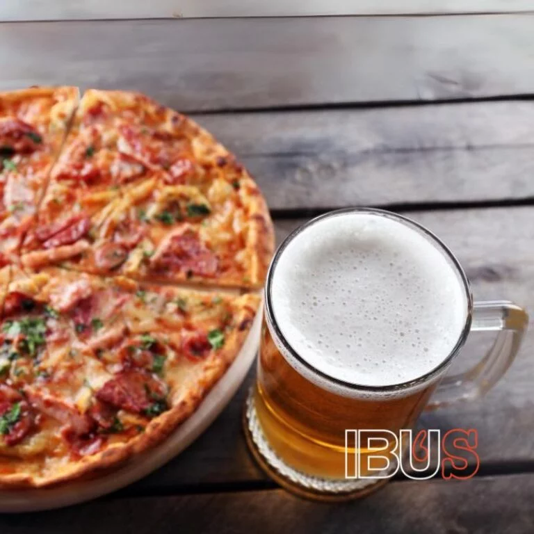 combinación que muestra el mejor maridaje de cerveza con pizza